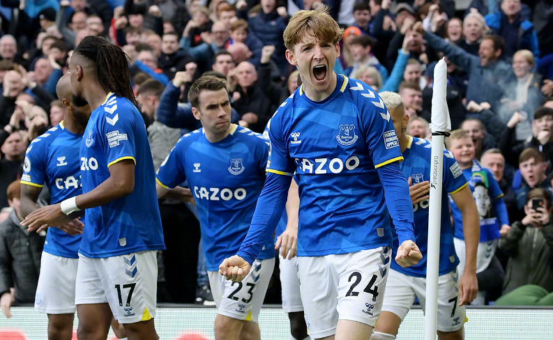 基米希：卡尔？能在拜仁表现出色并成为首发理应入选国家队（基米希：卡尔只要在拜仁发挥出色并坐稳主力，就应当入选国家队）