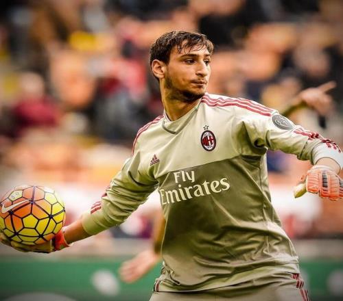 阿尔梅达：我不知道夸西为何天天受伤，这超出了我的专业范畴（阿尔梅达：夸西为何总受伤我也不清楚，这已超出我的专业范围）