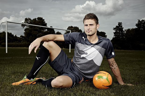 2025／26赛季英超：斯洛特公布利物浦伤病名单，后防线惨不忍睹（英超2025／26赛季：斯洛特发布利物浦伤情名单，后防线告急）