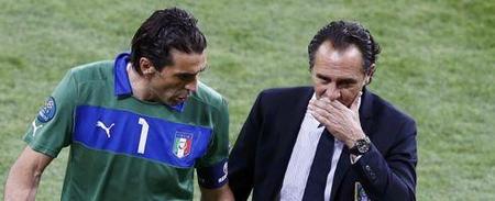 记者：艾纳维和科内排除韧带损伤，力争参加与那不勒斯榜首战（记者：艾纳维、科内确认无韧带伤，力争出战那不勒斯榜首对决）