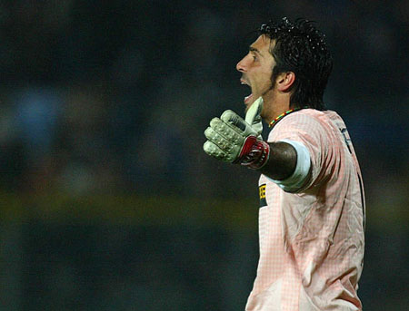 马特乌斯：昂达夫应重返德国队，他在锋线上的表现不可或缺（马特乌斯呼吁德国队再征召昂达夫：锋线价值不可或缺）