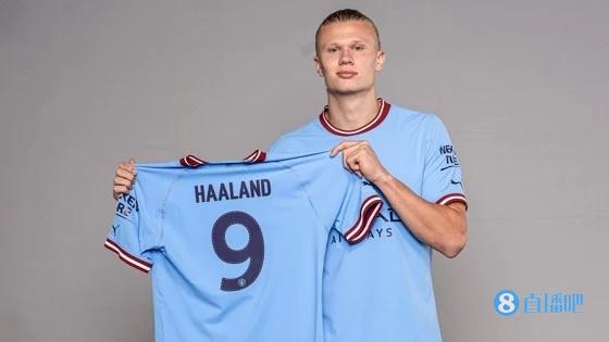 成绩斐然，加斯佩里尼被罗马球迷描绘成魔法师形象画在墙上（战绩辉煌，加斯佩里尼被罗马球迷以魔法师形象涂鸦上墙）