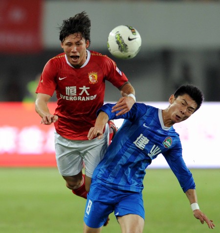 不理智，战乌兹的熊猫杯中，汪士钦职业生涯首次染红（熊猫杯对阵乌兹，汪士钦情绪失控生涯首次吃到红牌）