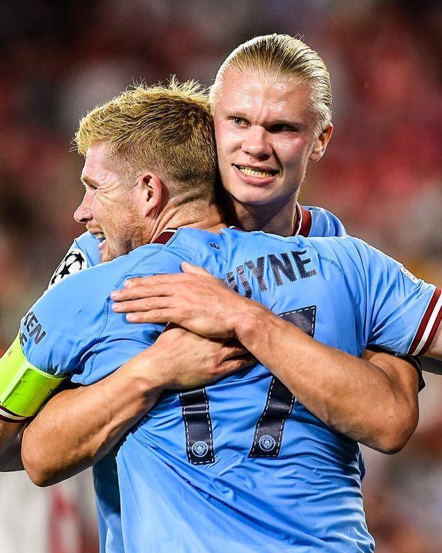 减压，图片报：多特高层几乎每周都与乔布进行单独交流（《图片报》：为减压，多特高层几乎每周与乔布单独沟通）