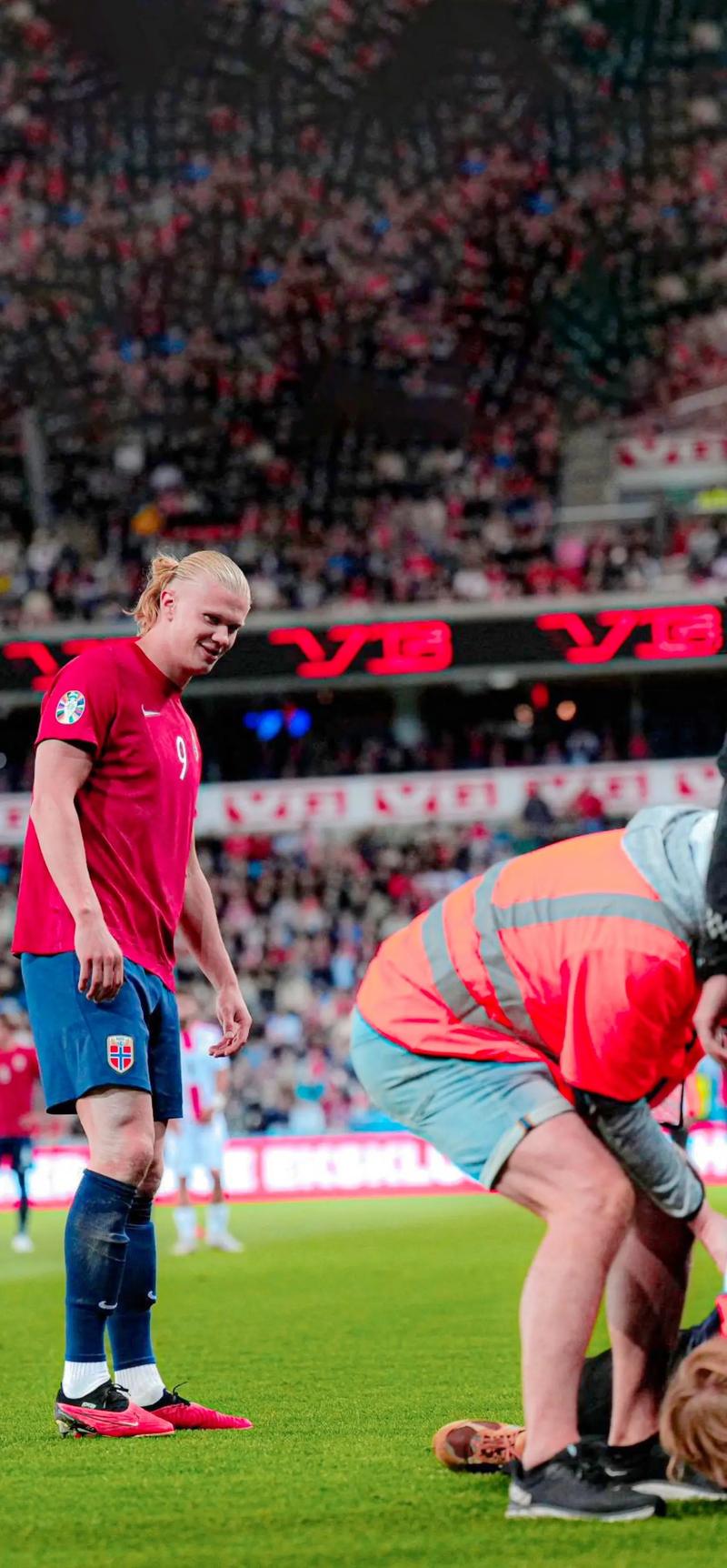 崔永熙：杨瀚森把女友带身边确实压力很大 希望他用实力打破质疑（崔永熙谈杨瀚森携女友随行：压力不小，盼他以实力回应质疑）