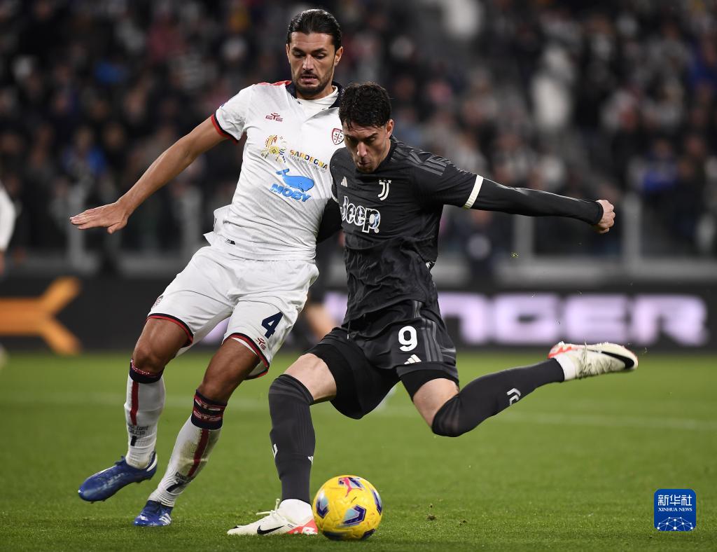 重庆市越野滑雪队新赛季首金诞生！（重庆越野滑雪队斩获新赛季首枚金牌！）