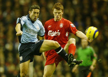 上一次对阵安哥拉：梅西斯卡洛尼替补登场，阿亚拉百场（上回交锋安哥拉：梅西、斯卡洛尼替补亮相，阿亚拉完成百场里程碑）