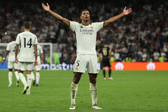 切尔西本赛季英超15轮调整46人次首发，比上赛季同期多了11次（英超前15轮，切尔西已更换46次首发，较上季同期增加11次）