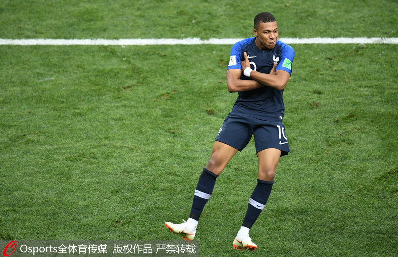 苏超创全国多个标志性第一次：央视转播、启用VAR、名哨执法