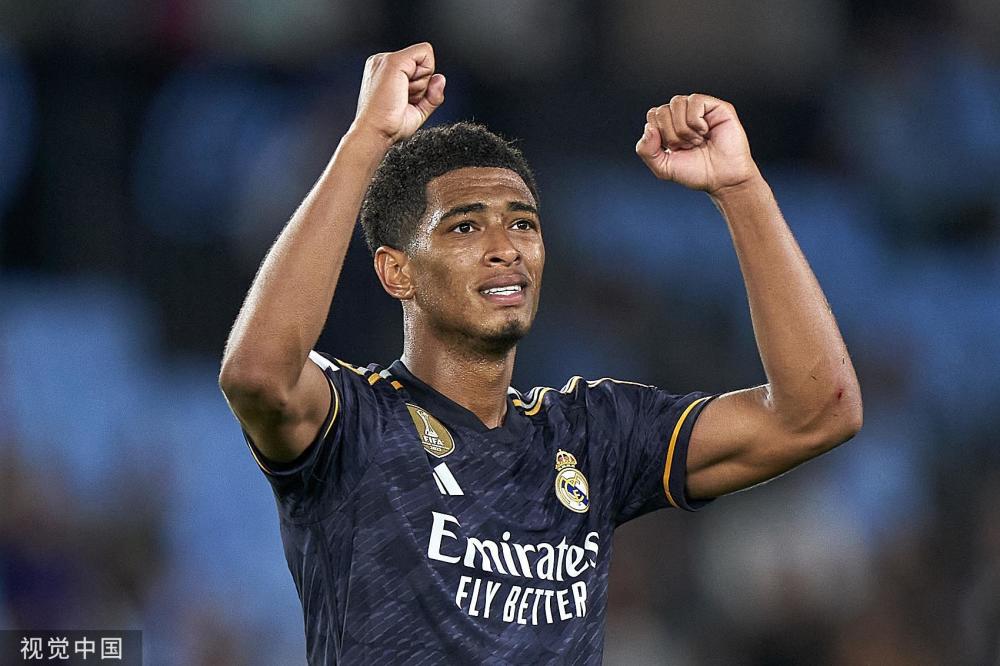 每体：法兰克福球迷在诺坎普制造骚乱，将面临欧足联的处罚（每体：法兰克福球迷在诺坎普引发混乱，或将遭欧足联惩处）