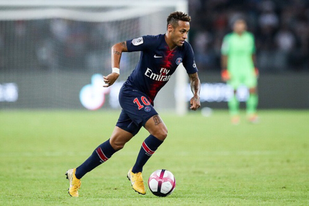 孔帕尼：阿方索等人复出的故事，是我们点燃团队精神的新火焰（孔帕尼：阿方索等人回归，为团队精神注入新火种）