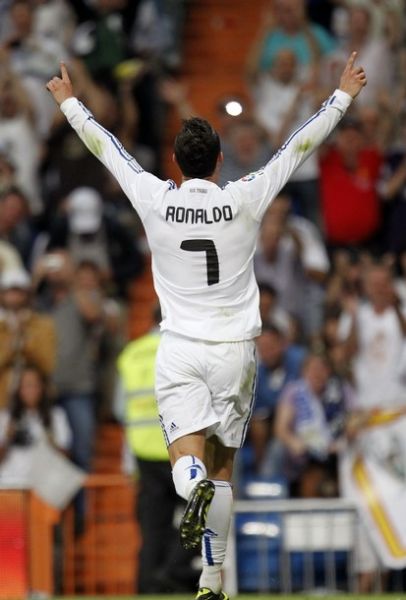 TA评红军面临问题：定位球防守成短板；球队压迫力不足（TA点出红军顽疾：定位球防守薄弱，整体压迫强度不足）