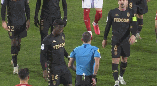 德科：冬窗很难引进适合巴萨的球员，球队现在状态良好