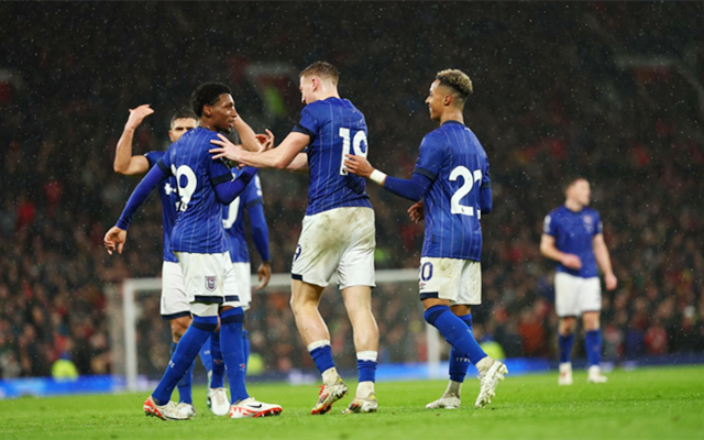 斯基拉：比萨想租借国米的卡尔博尼和罗马的皮西利（斯基拉：比萨有意从国米与罗马租来卡尔博尼、皮西利）